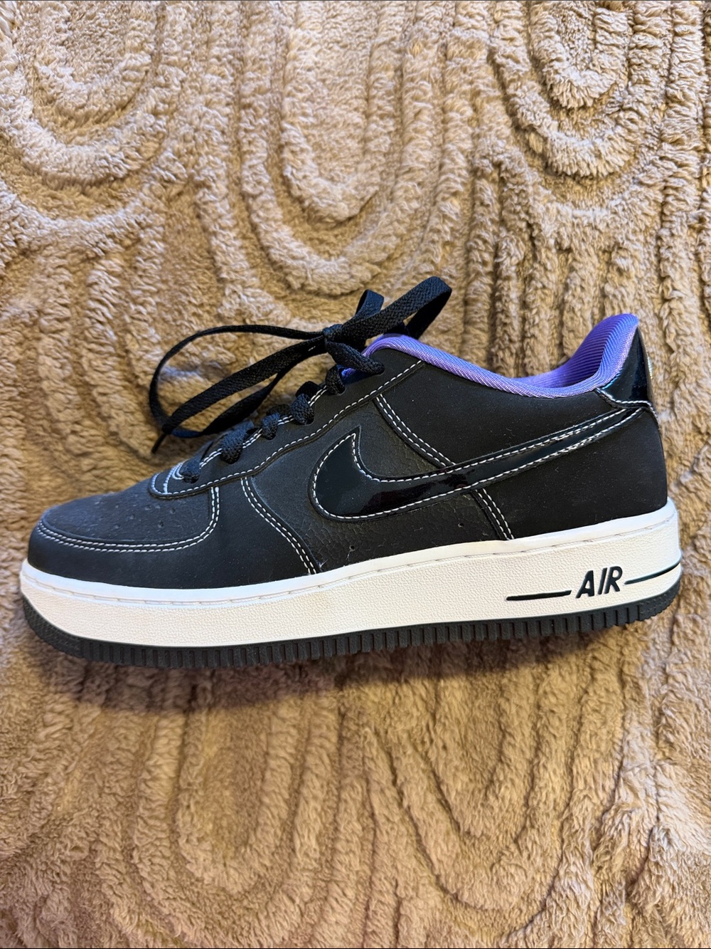 Nike Kids Air Force 1 Black Sneakers with Purple Collar & Gold lettering